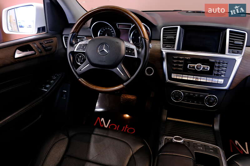 Позашляховик / Кросовер Mercedes-Benz M-Class 2012 в Одесі