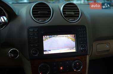 Внедорожник / Кроссовер Mercedes-Benz M-Class 2010 в 