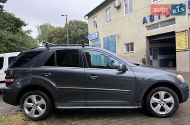 Внедорожник / Кроссовер Mercedes-Benz M-Class 2011 в 