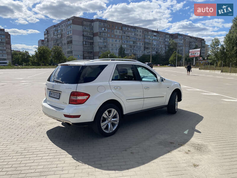 Внедорожник / Кроссовер Mercedes-Benz M-Class 2011 в Сумах