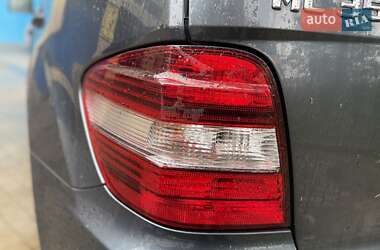 Внедорожник / Кроссовер Mercedes-Benz M-Class 2011 в 