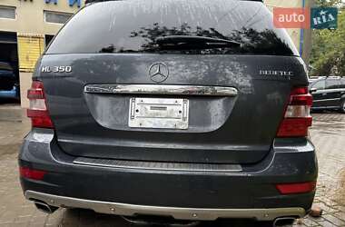 Внедорожник / Кроссовер Mercedes-Benz M-Class 2011 в 