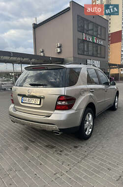 Внедорожник / Кроссовер Mercedes-Benz M-Class 2006 в 