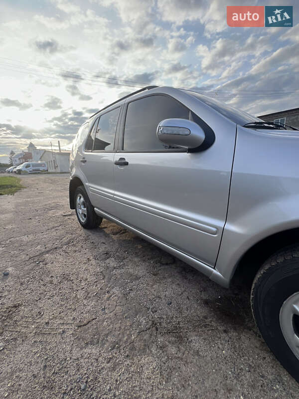 Позашляховик / Кросовер Mercedes-Benz M-Class 2003 в Золочеві