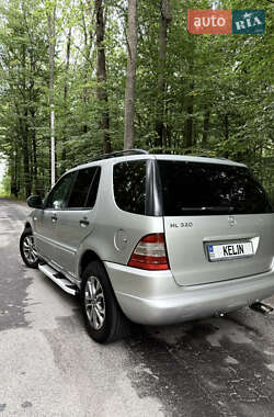 Внедорожник / Кроссовер Mercedes-Benz M-Class 2001 в 