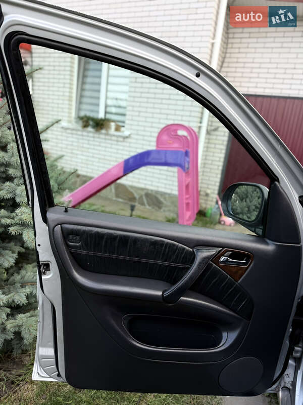 Позашляховик / Кросовер Mercedes-Benz M-Class 2001 в Одесі