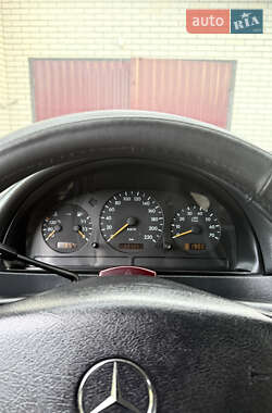 Внедорожник / Кроссовер Mercedes-Benz M-Class 2001 в 