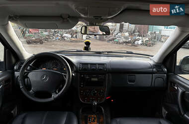 Внедорожник / Кроссовер Mercedes-Benz M-Class 2001 в 