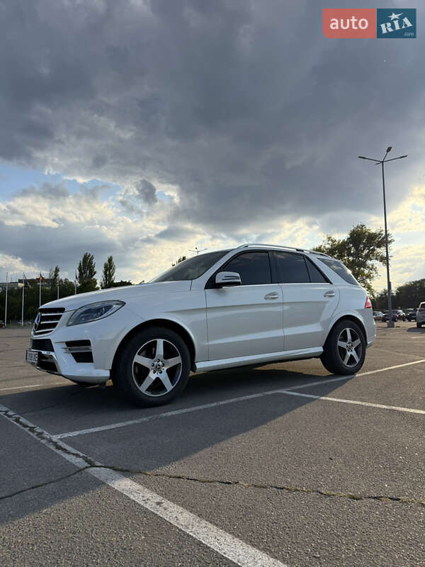 Внедорожник / Кроссовер Mercedes-Benz M-Class 2013 в Днепре