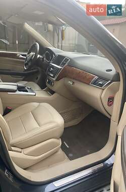 Внедорожник / Кроссовер Mercedes-Benz M-Class 2013 в 