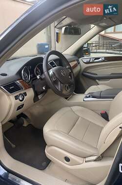 Внедорожник / Кроссовер Mercedes-Benz M-Class 2013 в 