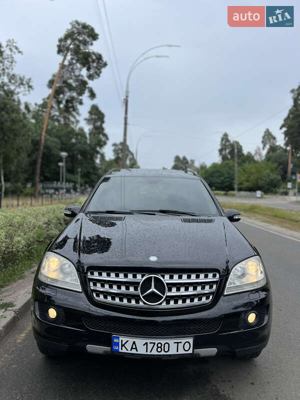 Внедорожник / Кроссовер Mercedes-Benz M-Class 2006 в 