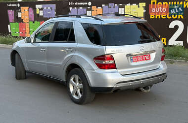 Внедорожник / Кроссовер Mercedes-Benz M-Class 2005 в 