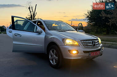 Внедорожник / Кроссовер Mercedes-Benz M-Class 2005 в 