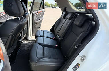 Внедорожник / Кроссовер Mercedes-Benz M-Class 2015 в 