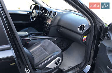 Внедорожник / Кроссовер Mercedes-Benz M-Class 2006 в 