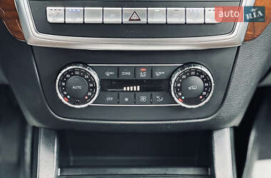 Позашляховик / Кросовер Mercedes-Benz M-Class 2012 в 