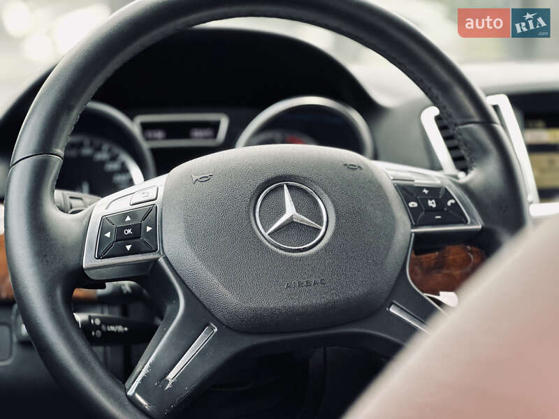 Внедорожник / Кроссовер Mercedes-Benz M-Class 2012 в Кременчуге