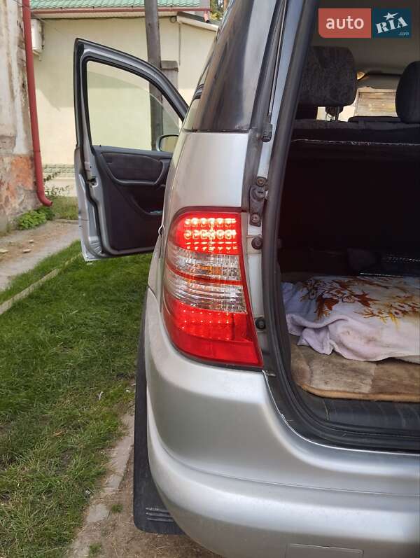 Внедорожник / Кроссовер Mercedes-Benz M-Class 2001 в Заставной