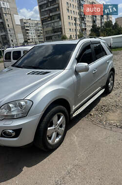 Внедорожник / Кроссовер Mercedes-Benz M-Class 2010 в 