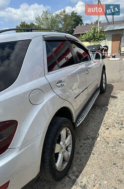 Внедорожник / Кроссовер Mercedes-Benz M-Class 2010 в 
