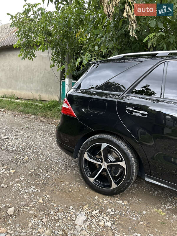 Внедорожник / Кроссовер Mercedes-Benz M-Class 2014 в Черновцах