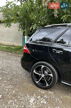 Позашляховик / Кросовер Mercedes-Benz M-Class 2014 в 