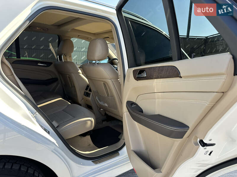 Позашляховик / Кросовер Mercedes-Benz M-Class 2015 в Києві