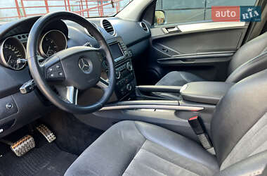 Внедорожник / Кроссовер Mercedes-Benz M-Class 2006 в 