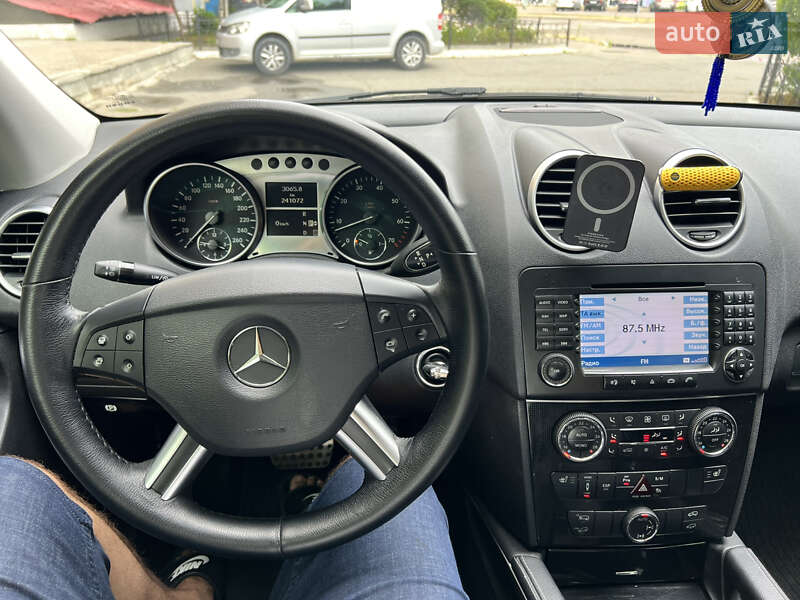 Внедорожник / Кроссовер Mercedes-Benz M-Class 2006 в Киеве
