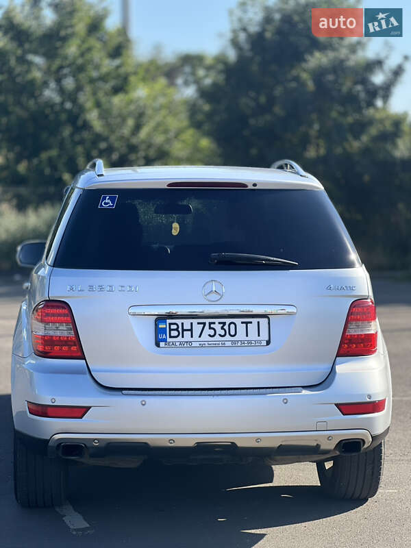 Внедорожник / Кроссовер Mercedes-Benz M-Class 2009 в Одессе