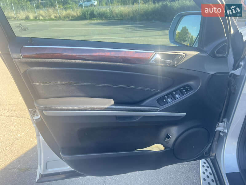 Внедорожник / Кроссовер Mercedes-Benz M-Class 2009 в Одессе