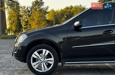 Внедорожник / Кроссовер Mercedes-Benz M-Class 2010 в 