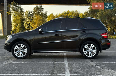 Внедорожник / Кроссовер Mercedes-Benz M-Class 2010 в 