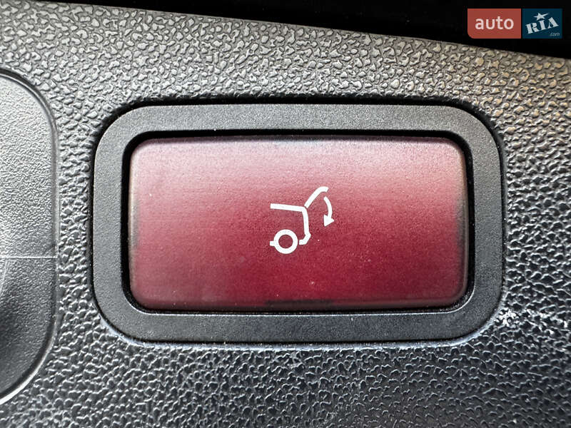 Внедорожник / Кроссовер Mercedes-Benz M-Class 2010 в Киеве