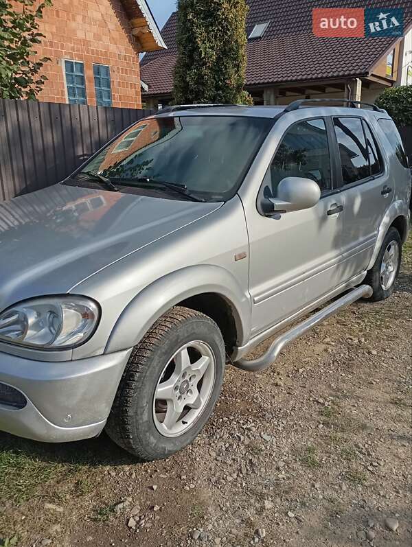 Внедорожник / Кроссовер Mercedes-Benz M-Class 2000 в 
