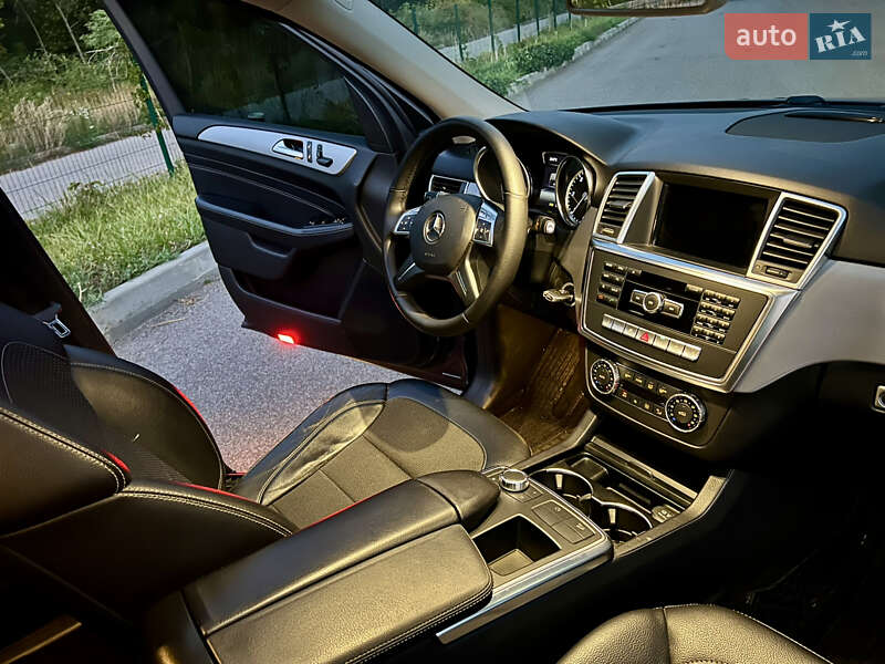 Позашляховик / Кросовер Mercedes-Benz M-Class 2013 в Харкові