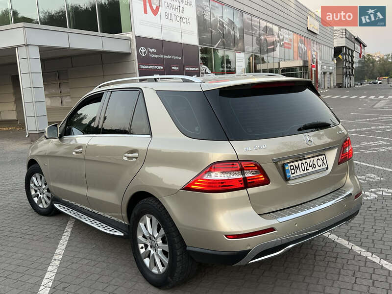 Внедорожник / Кроссовер Mercedes-Benz M-Class 2011 в Запорожье