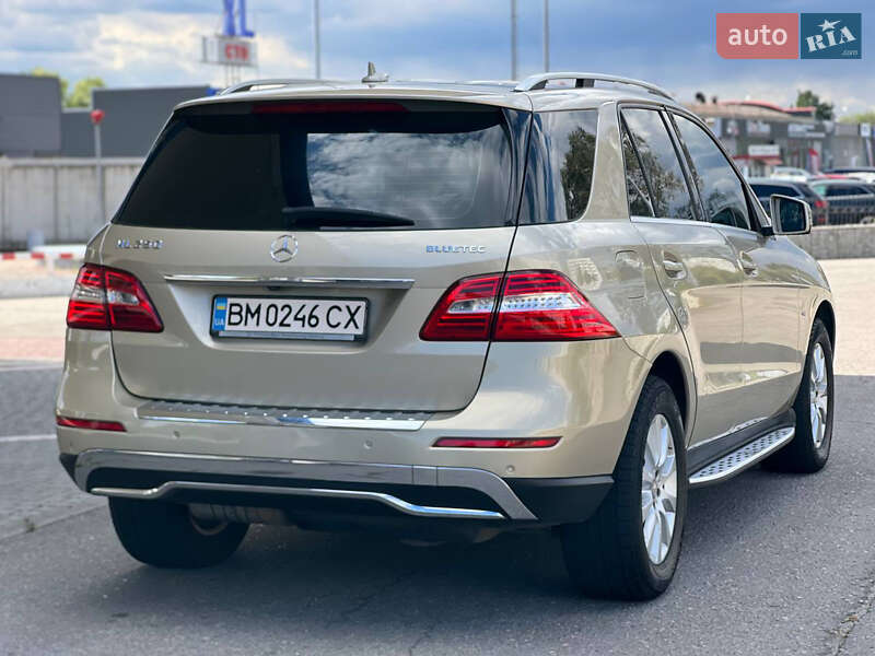 Внедорожник / Кроссовер Mercedes-Benz M-Class 2011 в Запорожье