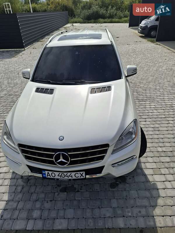 Внедорожник / Кроссовер Mercedes-Benz M-Class 2011 в Виноградове
