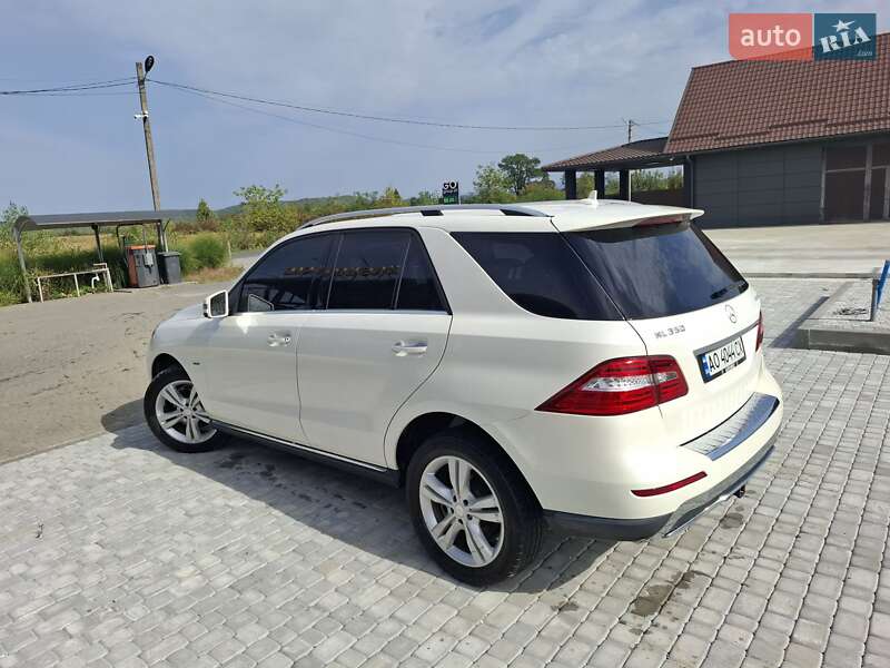 Mercedes-Benz M-Class 2011