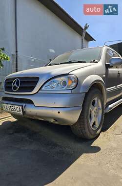 Позашляховик / Кросовер Mercedes-Benz M-Class 2001 в 