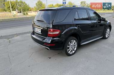 Внедорожник / Кроссовер Mercedes-Benz M-Class 2011 в 