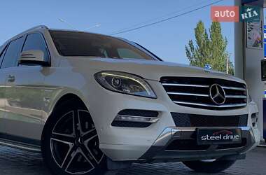 Внедорожник / Кроссовер Mercedes-Benz M-Class 2012 в 