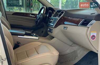Внедорожник / Кроссовер Mercedes-Benz M-Class 2012 в 