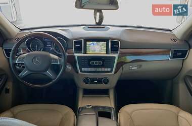 Внедорожник / Кроссовер Mercedes-Benz M-Class 2012 в 