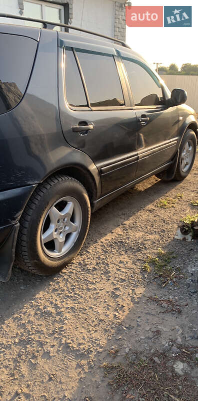 Внедорожник / Кроссовер Mercedes-Benz M-Class 2001 в Белой Церкви
