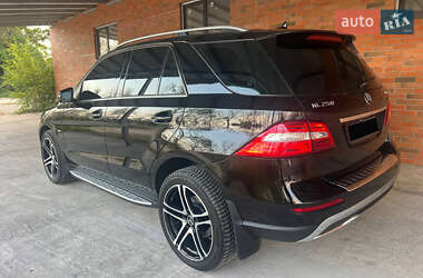 Внедорожник / Кроссовер Mercedes-Benz M-Class 2012 в 