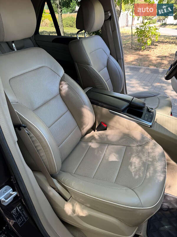 Внедорожник / Кроссовер Mercedes-Benz M-Class 2013 в Одессе