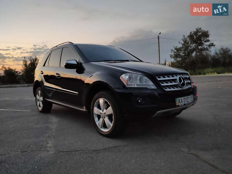 Внедорожник / Кроссовер Mercedes-Benz M-Class 2009 в 